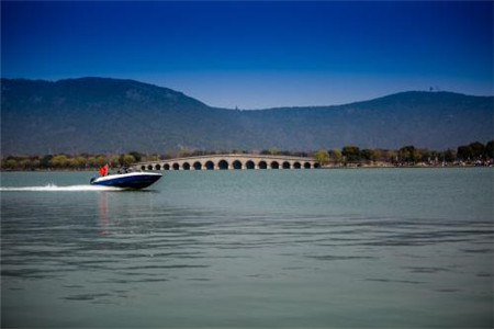 上海自考本科不如全日制專科嗎?